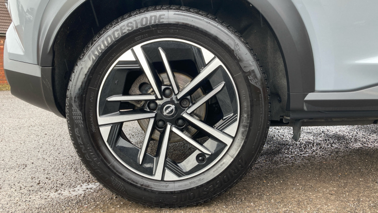 Nissan Juke 1.0 DiG-T N-Connecta 5dr DCT Petrol Hatchback